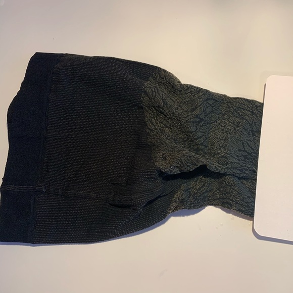 Falke Lace Tights BRAND NEW Medium - Picture 3 of 3